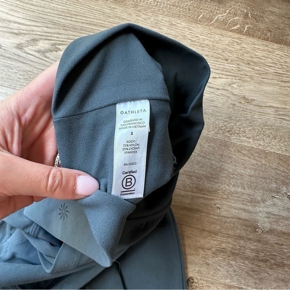 Athleta Salutation Joggers Powervita Pants Size Small Grey Side Pockets - Picture 10 of 11
